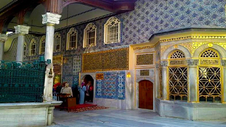 Eyüp Sultan Camii İstanbul’un güzide ibadet adresi