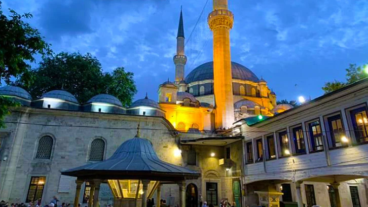 Eyüp Sultan Camii İstanbul’un güzide ibadet adresi