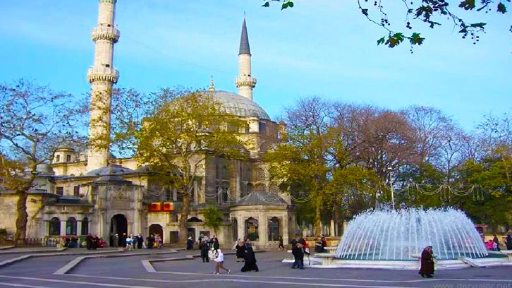 Eyüp Sultan Camii İstanbul’un güzide ibadet adresi