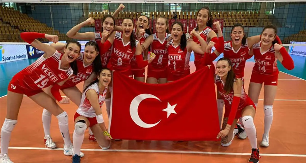 16 Yaş Altı Kız Voleybol Milli Takımı, Portekiz'i mağlup etti