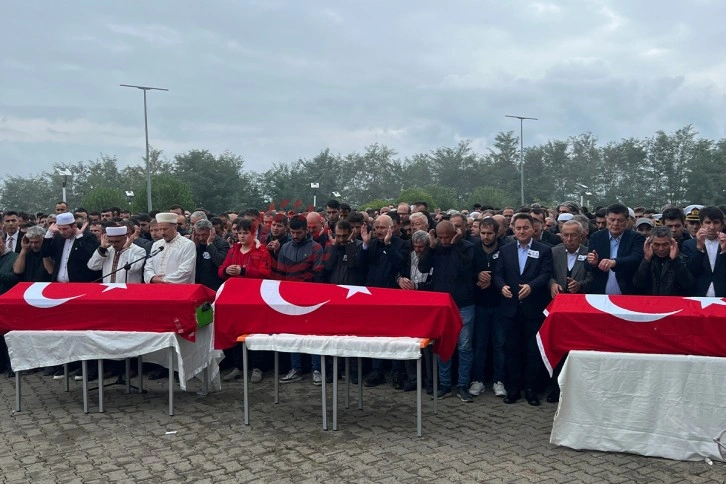 3 arkadaşın cenazesine yoğun katılım