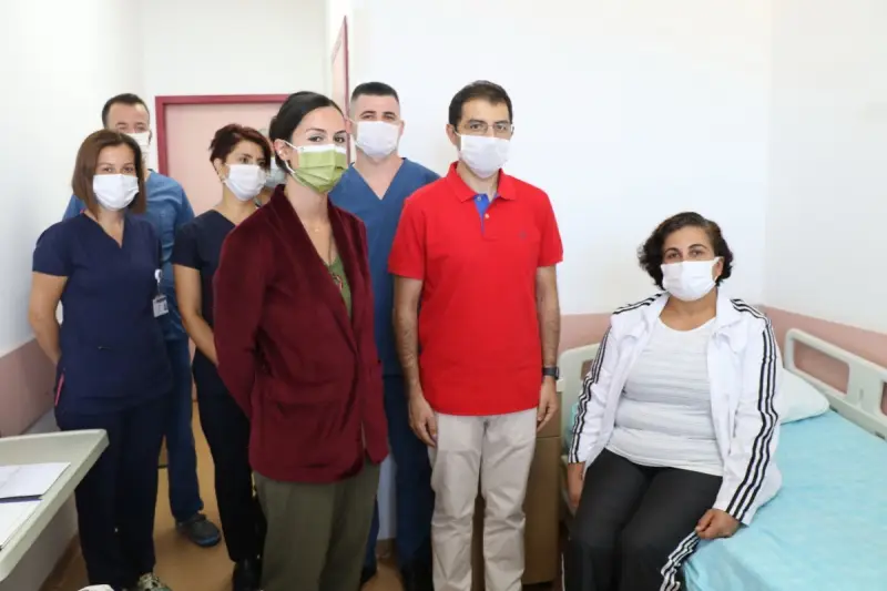 30 yıllık hemşire kulağında nabız sesiyle doktora başvurdu, hayatının şokunu yaşadı