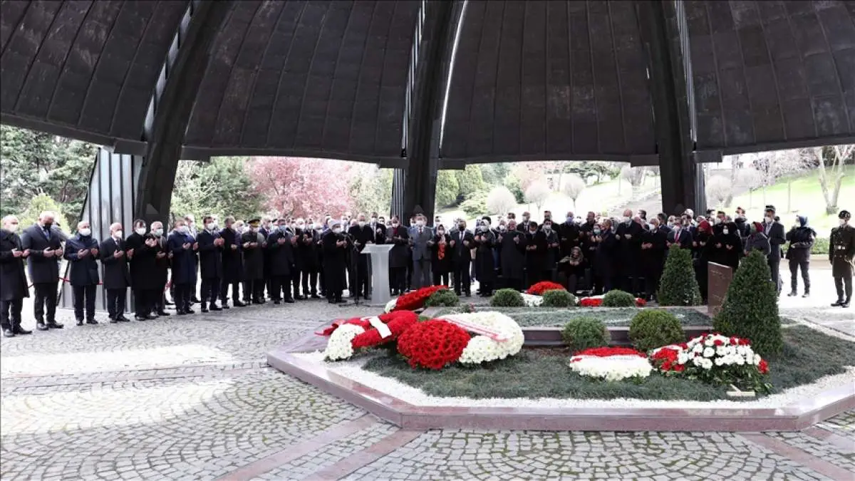 8. Cumhurbaşkanı Turgut Özal, vefatının 28. yılında kabri başında anıldı