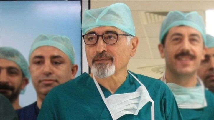 ABD'den dönen ünlü cerrah Prof. Dr. Emre, Ege Üniversitesi kadrosuna katıldı