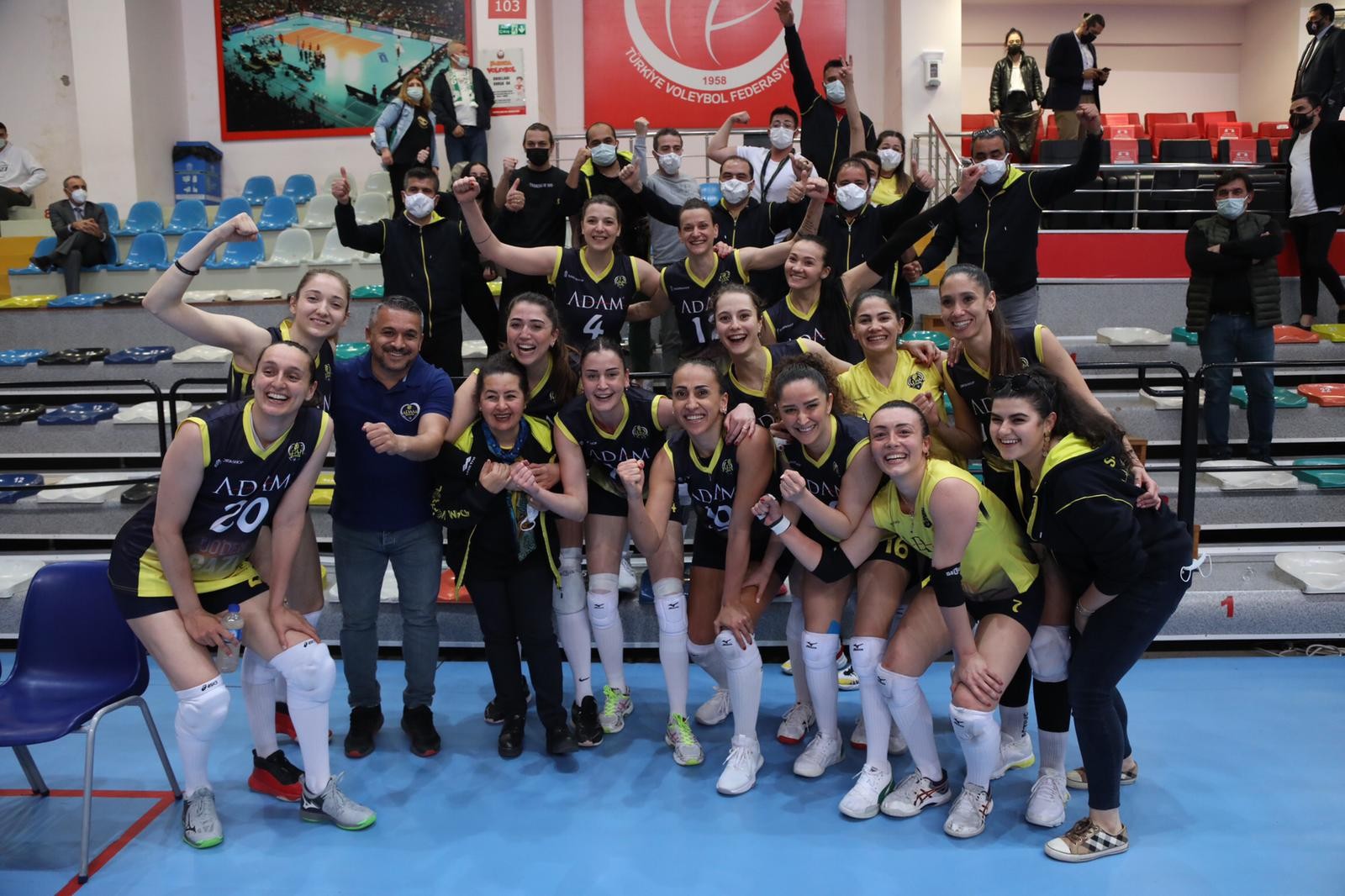 Adam Voleybol muhteşem başladı: 3-1