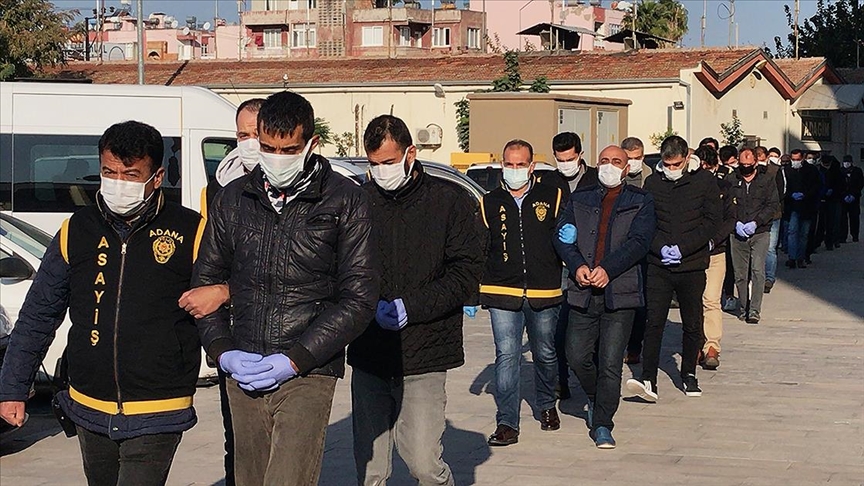 Adana'da 28 firari hükümlü şafak operasyonuyla yakalandı