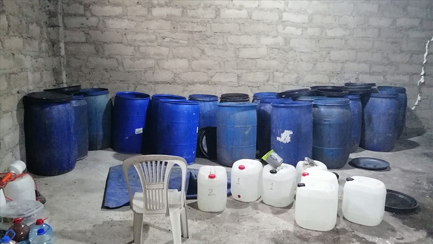 Adana'da 9 bin 440 litre sahte içki ele geçirildi