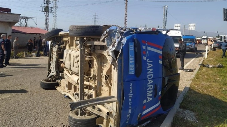 Adana'da askeri aracın kaza yapması sonucu 2 asker şehit oldu, 3 asker yaralandı