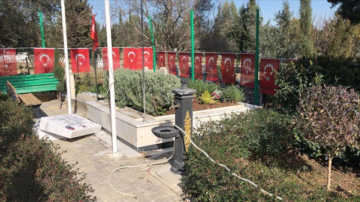 Adana'da şehit kabirlerinin de arasında olduğu 79 mezar tahrip edildi