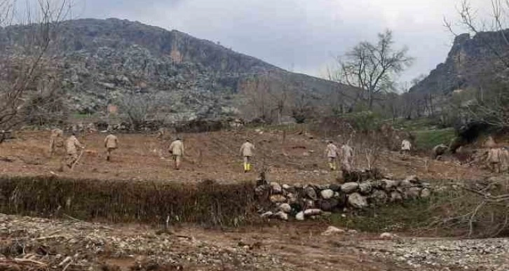 Adıyaman’da selde kaybolan 2 aylık hemşire ve kızının arama çalışmaları 4. günde de sürüyor