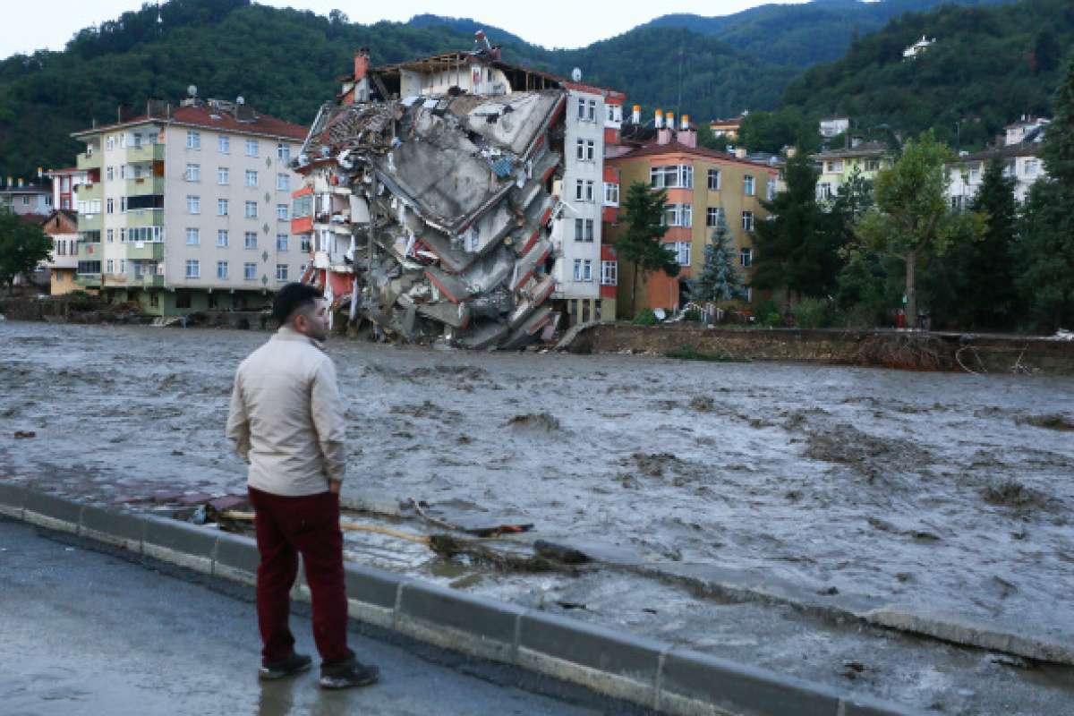 AFAD: 'Kastamonu ve Sinop'ta sel sularına kapılan 31 kişi hayatını kaybetti'