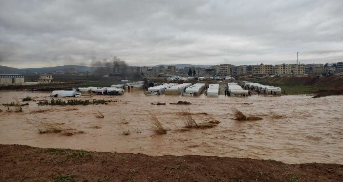 Afrin'deki sığınmacı kampları sular altında kaldı