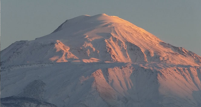 Ağrı Dağı görüntüsü ile hayran bıraktı