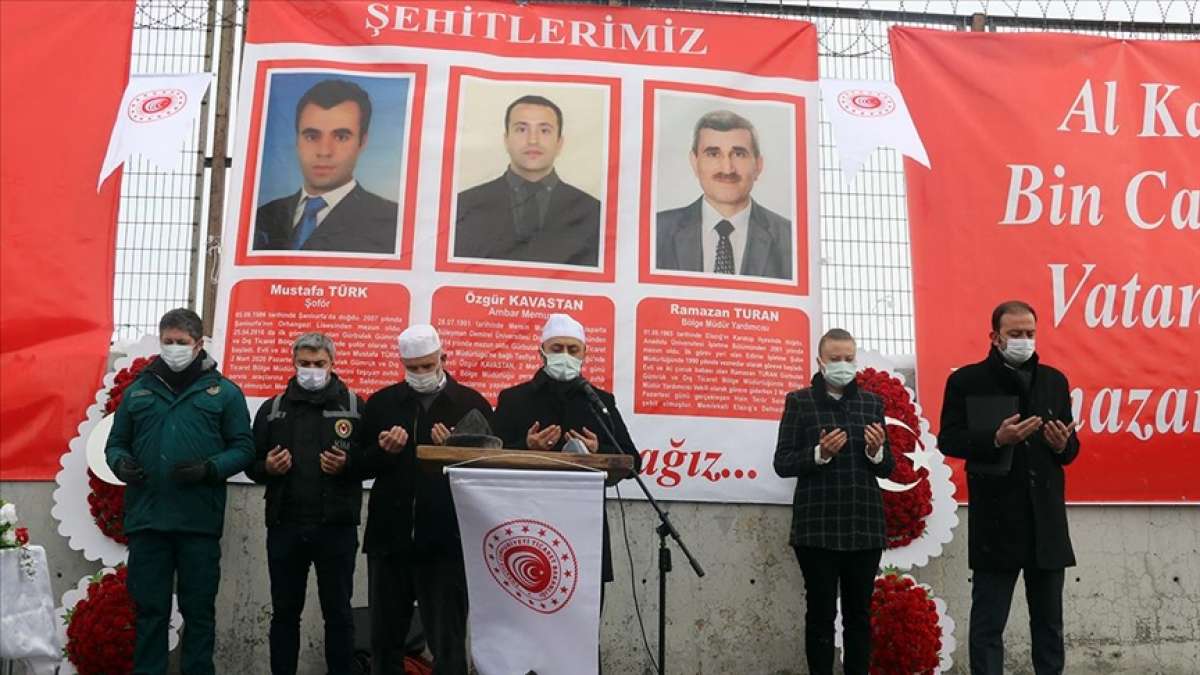 Ağrı'da teröristlerin roketli saldırısında şehit düşen 3 gümrük personeli törenle anıldı