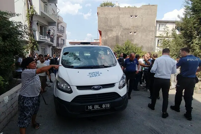 Akıl hastanesinden belediyeye ait çakarlı araçla kaçtı, polis ekipleri kovaladı