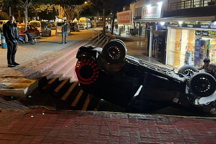 Alanya'da viteste unutulan lüks cip devrildi