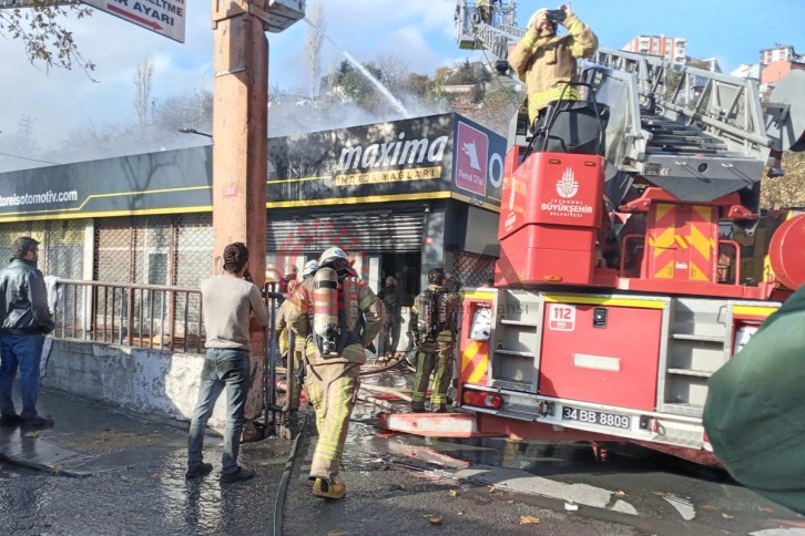 Alibeyköy oto sanayide yangın paniği