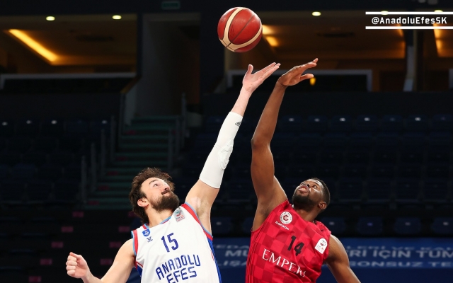 Anadolu Efes ile Play-Off'ta ilk raunt bugün