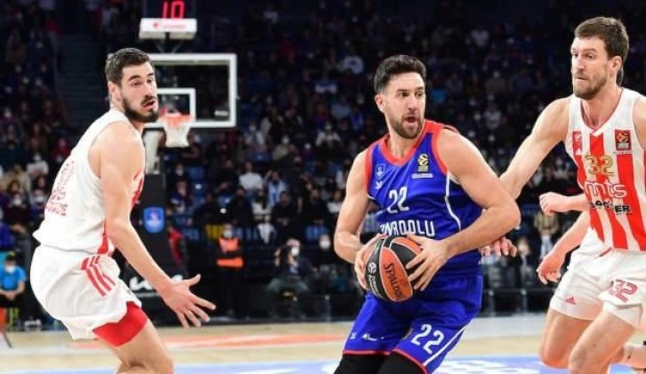 Anadolu Efes son saniyede kazandı