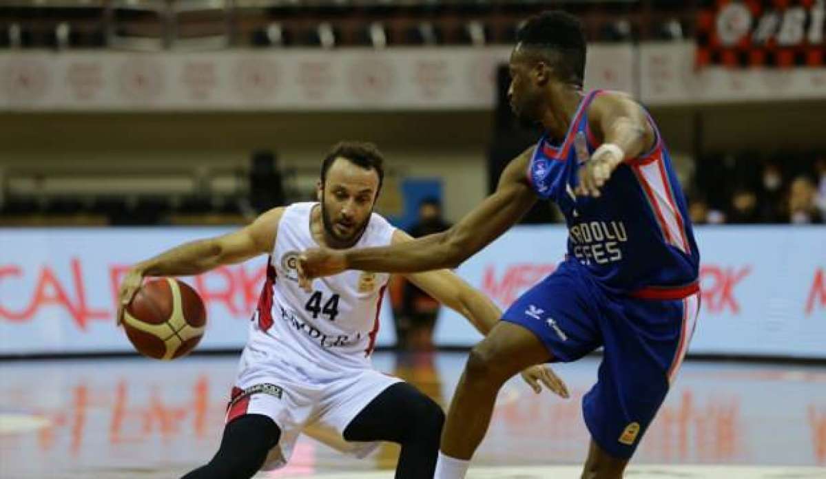 Anadolu Efes yarı finale yükseldi!