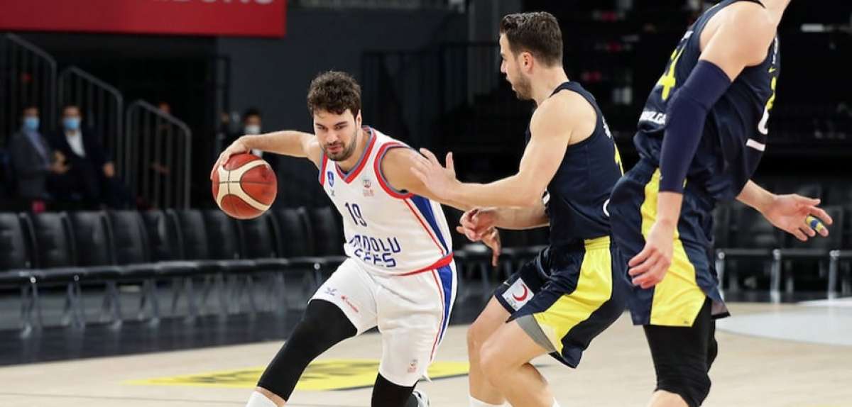 Anadolu Efes'ten Fenerbahçe'ye 40 sayı fark!