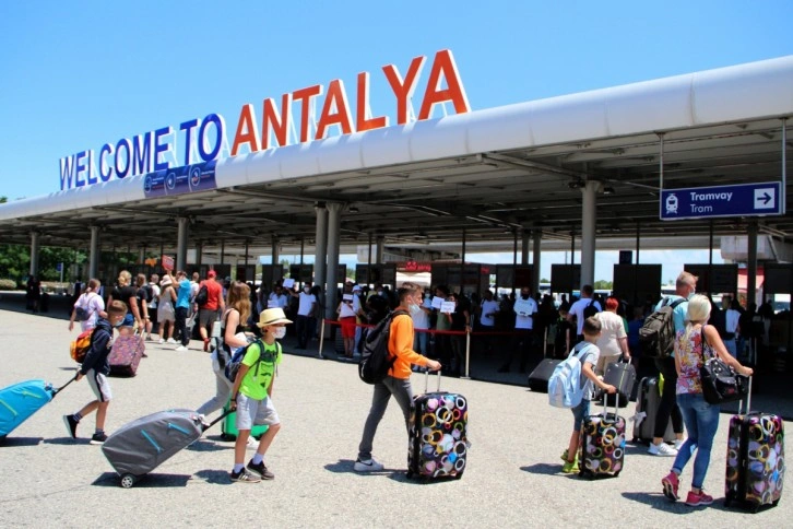 Antalya’ya hava yoluyla gelen turist sayısı 1 milyonu geçti