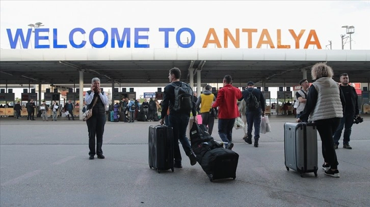 Antalya'ya hava yoluyla gelen turist sayısı 13 milyon 138 bin oldu