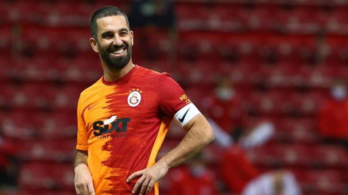 Arda Turan, ağır eleştiri ve hakaretlere verdiği cevapla taraftarın kalbini fethetti