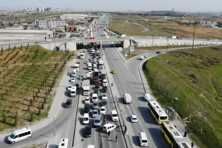 Arnavutköy’de zincirleme kaza, 6 araç birbirine girdi