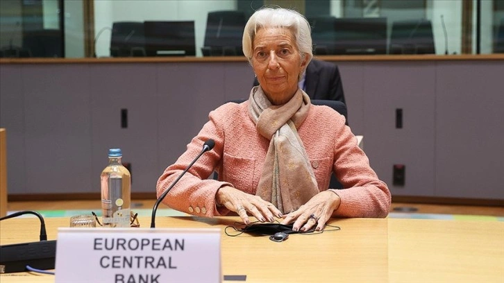 Avrupa Merkez Bankası Başkanı Lagarde: Enflasyon 2022'de kademeli olarak gerileyecek