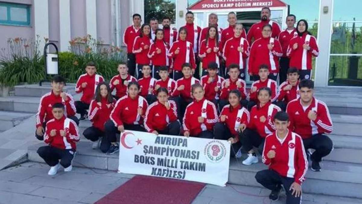 Avrupa Yıldızlar Boks Şampiyonası'nda milli sporcular yarı finalde