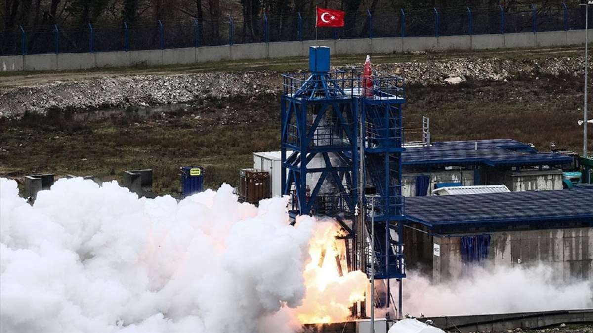 'Ay'a Sert İniş' görevinde kullanılması planlanan hibrit roket motorunun testi başarı