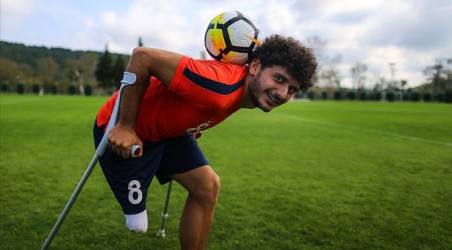 Ayağını kaybetti ama futbol tutkusundan vazgeçmedi