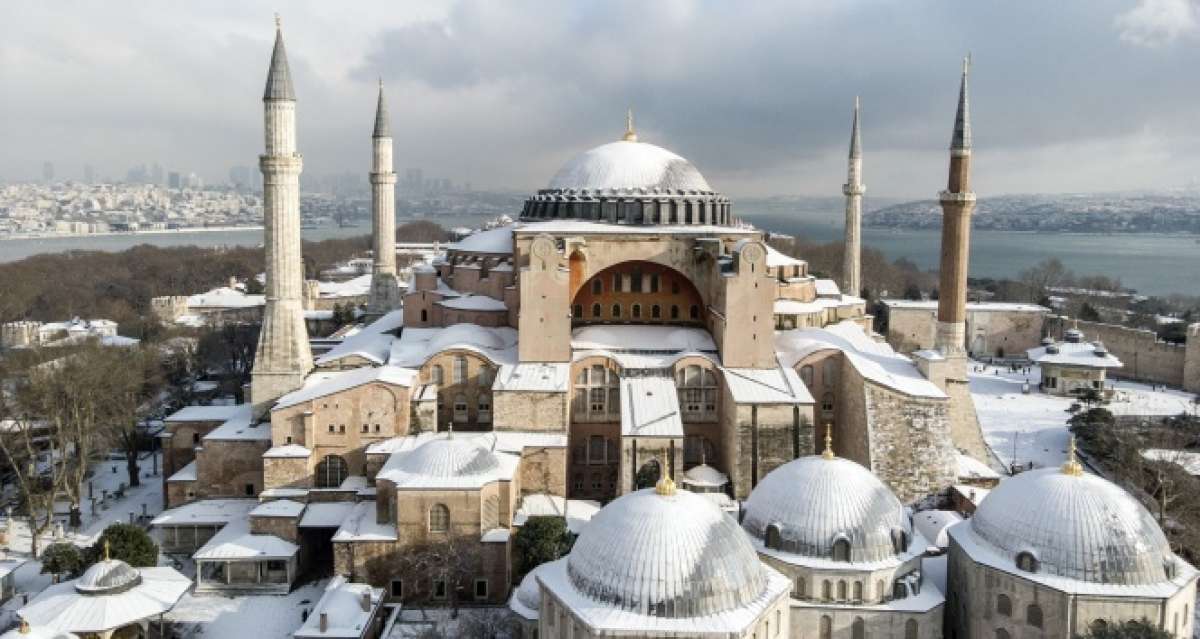 Ayasofya-i Kebir Camii Şerifi'nde kartpostallık manzara