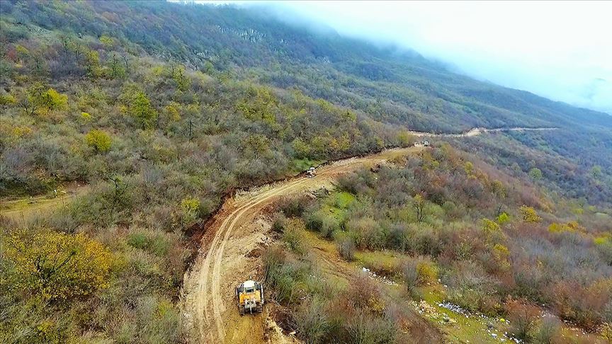 Azerbaycan'da işgalden kurtarılan Şuşa'ya yeni yol yapılıyor