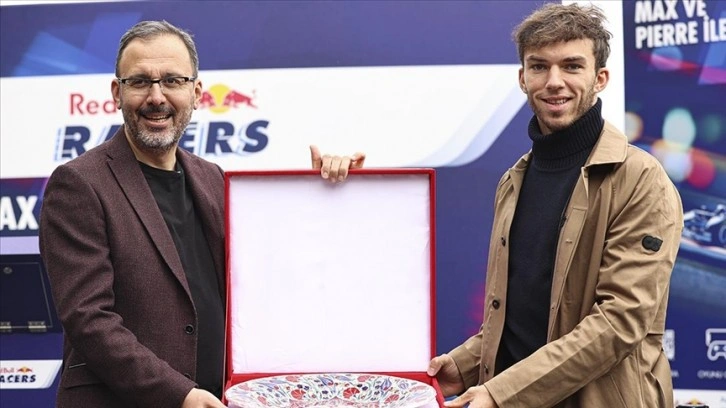 Bakan Kasapoğlu Formula 1 pilotu Pierre Gasly bir araya geldi