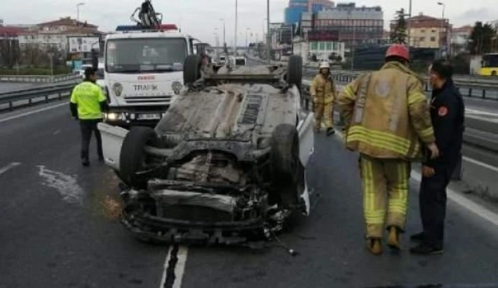 Bakırkoy takla atan otomobil metrelerce sürüklendi: 3 yaralı