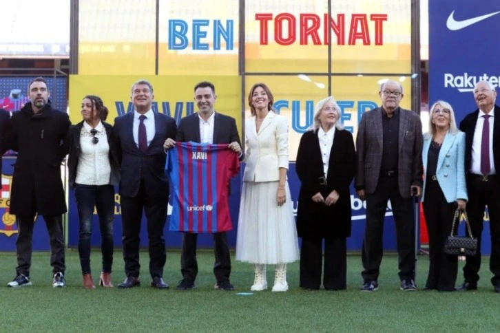 Barcelona'da Xavi dönemi resmen başladı