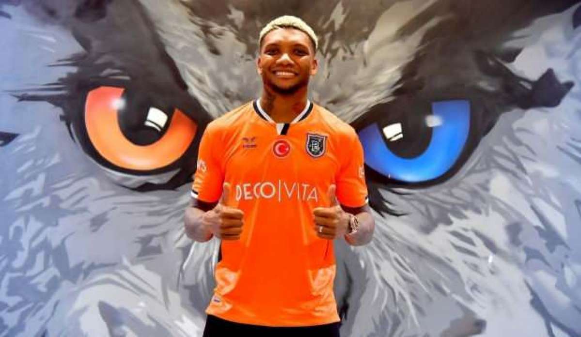 Başakşehir'de Junior Fernandes gönderildi