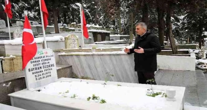 Başkan Sezer, şehit ailelerini ziyaret etti