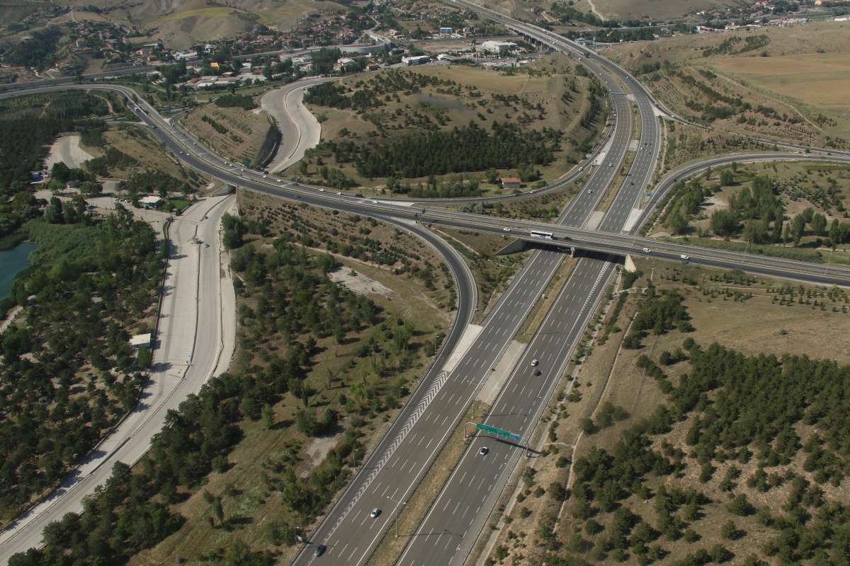 Başkentin trafiği arefe gününde havadan denetlendi