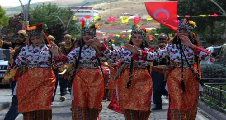 Bayburt’ta Dede Korkut coşkusu