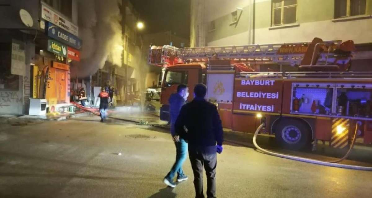 Bayburt'ta elektrikli battaniyeden yangın çıktı