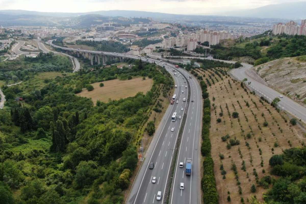 Bayram tatilinin son gününde TEM'de akıcı trafik hakim