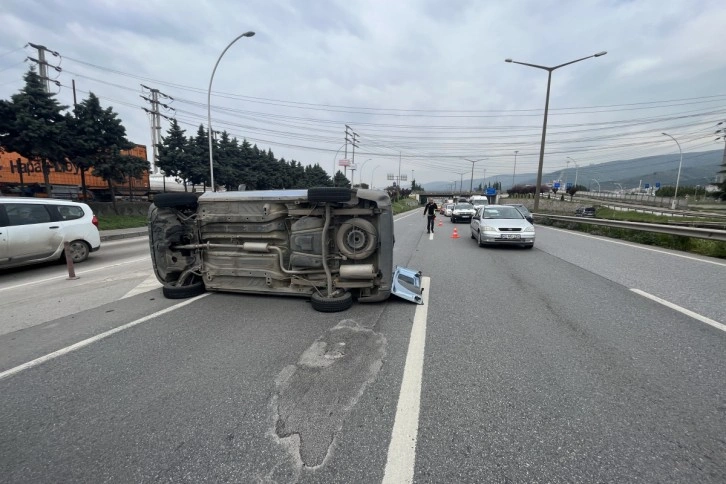 Bayram ziyaretine giden ailenin bulunduğu araç yan yattı: 3’ü çocuk 8 yaralı