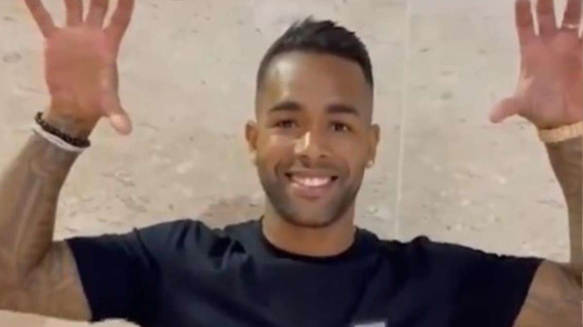 Beşiktaş taraftarının merakla beklediği Alex Teixeira, İstanbul'a ayak bastı