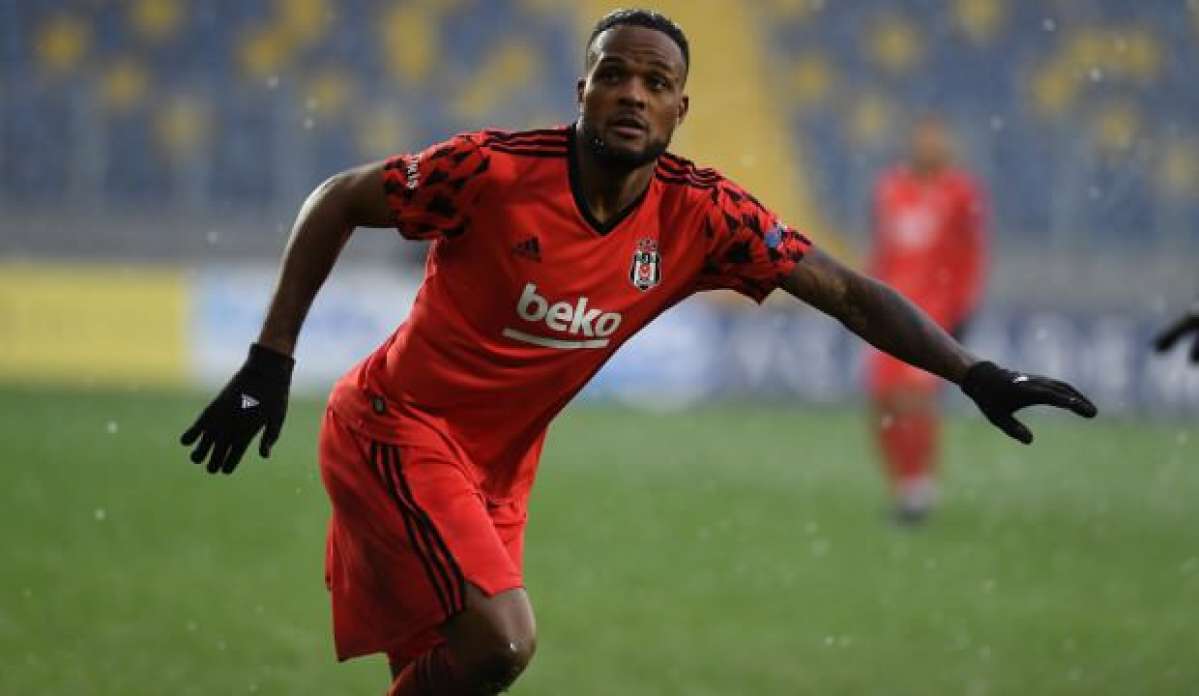 Beşiktaş'ın golcüsü Cyle Larin'e büyük onur!