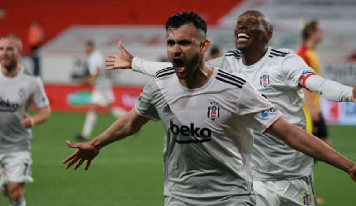 Beşiktaşlı futbolcular dev primi kaptı!