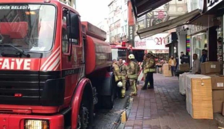 Beyazıt'ta ayakkabı imalathanesinde yangın