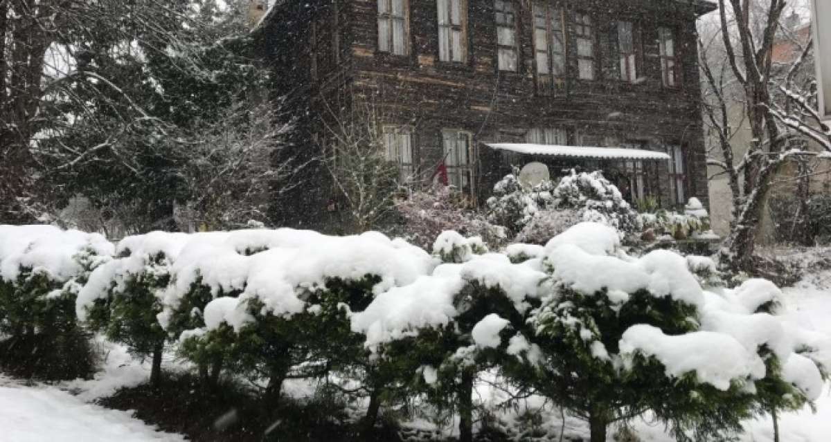 Beykoz'da kar kalınlığı 20 santime ulaştı